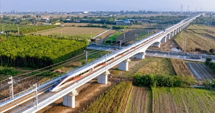 西安到延安高铁正式投产运营，全长299公里