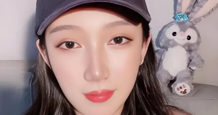 都美竹人设反转！从维权者到被执行人，她的错误太不应该