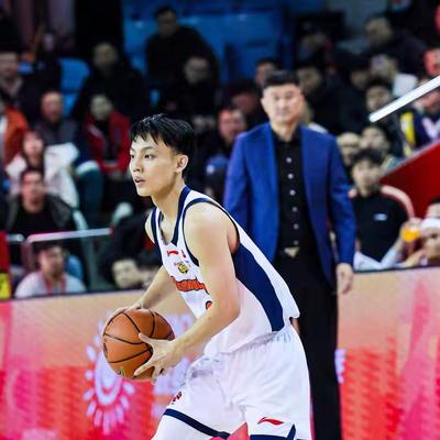 腾飞体育课：广东客场91:85击败广厦收