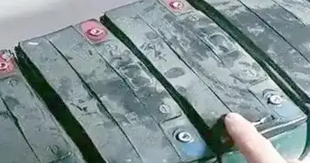 充电器亮绿灯电池还没充满电，分享最正确充电方法，延长电池寿命