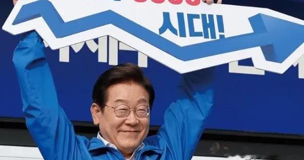 总统当股民，从“资深韭菜”到“铁腕监管”