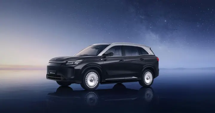 打破场景壁垒，不到12万的第三代蓝电E5 PLUS如何刷新市场认知