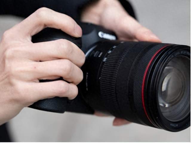 拍人、拍鸟、拍飞机、战低温：佳能R6M3与索尼A7M5三场景实测对比