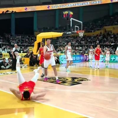 烽火体育：广东东阳光险些翻船，最后一节一