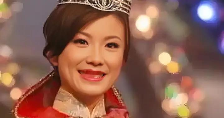 39岁前港姐获荣誉勋章！嫁风水大师身家8亿，慈善之路再升级