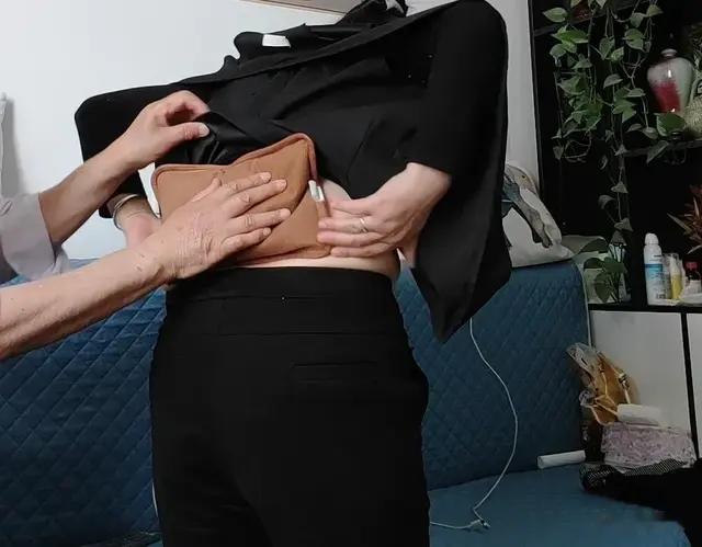 家人们谁懂啊！腰疼不敢请假也不敢去医院