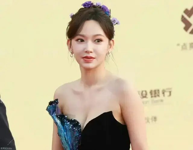 大家可千万不要放过这个奶呼呼身材超级好的程潇啊！