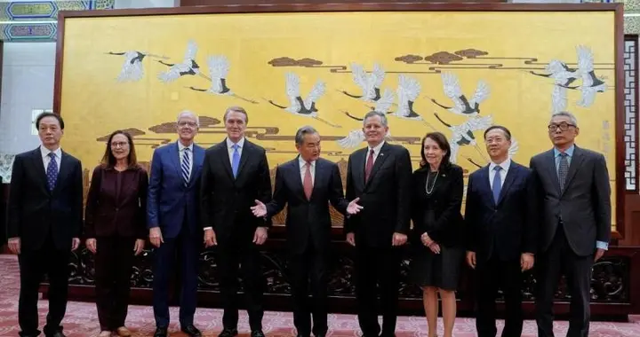 美国客人已抵达北京，开口就要中国采购波音，王毅把丑话说前头