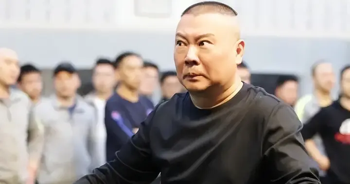 央媒怒批、坑害老百姓！臭名昭著的五大相声演员，各个难以原谅