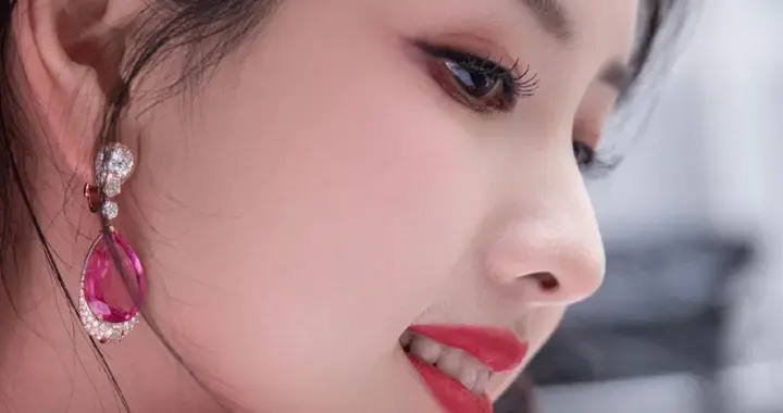 美女壁纸-第6617期-陈都灵