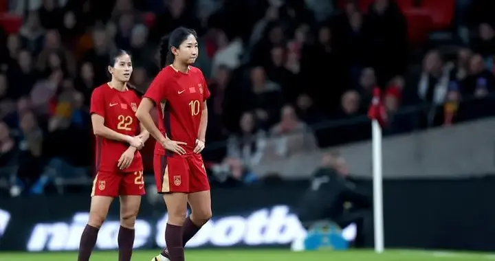 0-8输给英格兰，中国女足到底输在哪？黄健翔一语道破