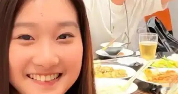 马伊琍养了18年的大女儿，最后成了前夫的靠山，孩子比父母清醒