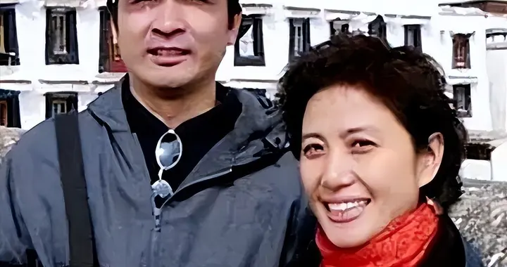 被丁克耽误半生，51岁她拼命生下一儿一女，如今活成女人的羡慕