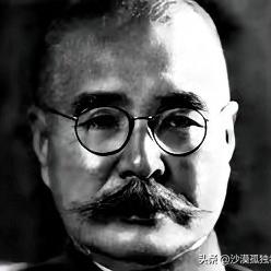 沙漠孤独者：1942年，中国炮兵正在擦拭