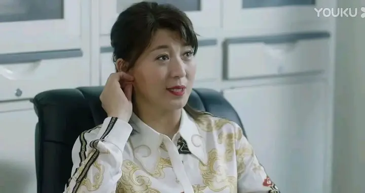 放过闫学晶：别让网暴成为压垮人的利刃