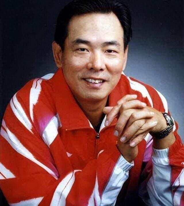 蔡振华现状：64岁精神矍铄，和妻子安享退休生活，儿子是知名演员