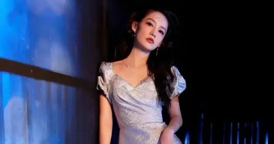 李沁，这个腿型很美