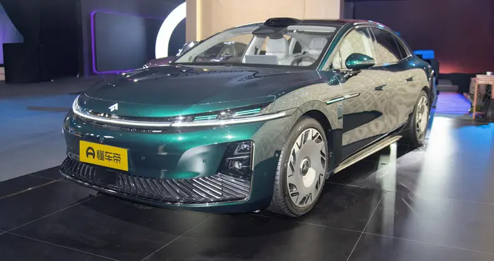 16万级新豪华旗舰，用"华为双智加持+越级空间"重构体验