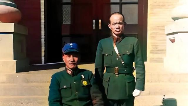 史行途：蒋中正和俞济时一张合影！  据说