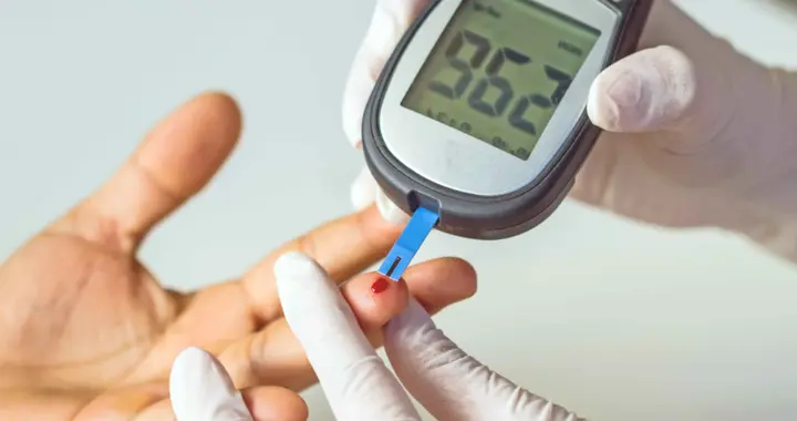 男子因糖尿病酮症酸中毒离世！医生：宁愿多吃水果，也别干这些事