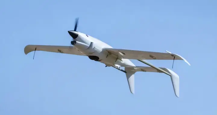 乌克兰一架“雷鸟”无人机遭两枚导弹击中，但成功返航