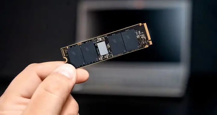别再为固态硬盘寿命焦虑了，它比两台电脑的命还长