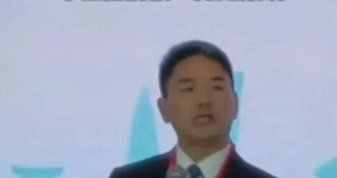当别的老板在裁员，刘强东却把70万快递员送进了课堂。