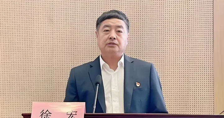 山东滨州市人民医院徐院长上了热搜，曾到乡村义诊，村民很感激