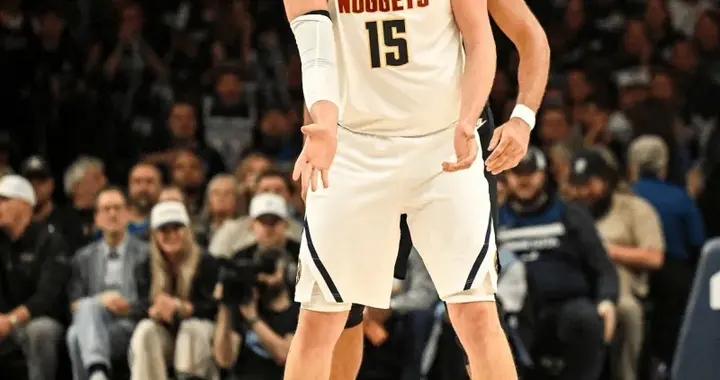 约基奇穿着Joker2 GT，得到27分15篮板3助攻2抢断