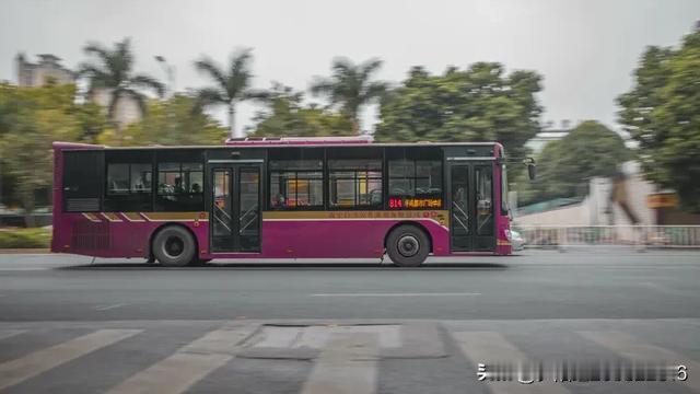 夕阳红265822816：笑话 在公交车