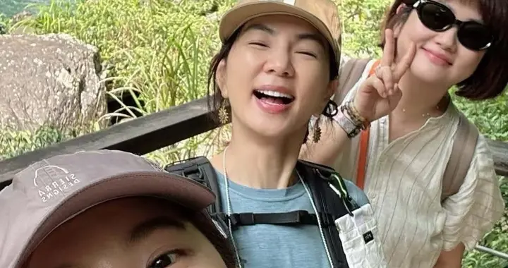 田馥甄晒3人合体爬山，陈嘉桦带包子接地气，任家萱现在最没星味