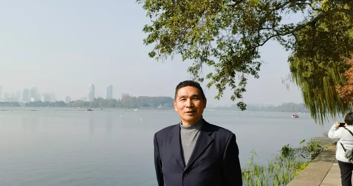 莫道桑榆晚 红霞尚满天