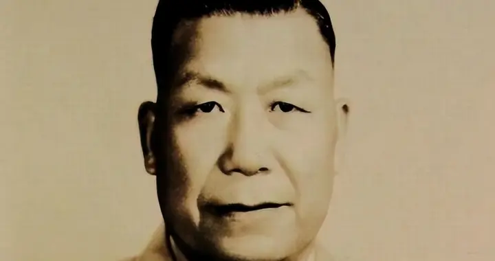 1949年，蒋介石密令刘安祺炸毁青岛，他却叫来亲兵：把引线动手脚