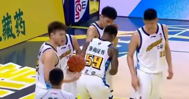 CBA北京辽宁居前二，三队三败垫底，明天24日CCTV5+直播广东-宁波