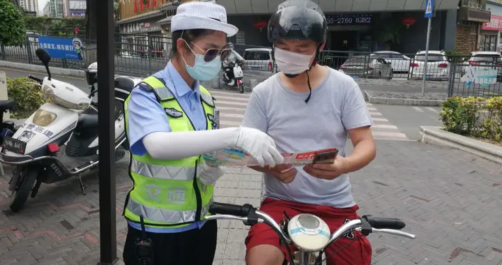 C1驾照骑电动车被扣9分？交警：这3类车千万别碰，罚款200元起步