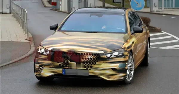 中期改款奔驰S级配置曝光：超一半部件重新开发 用上全新V8