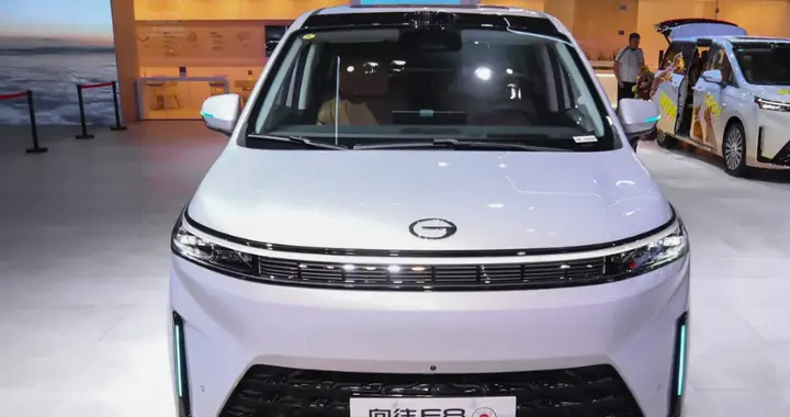 硬核安全打底，传祺 E8 PHEV 兼顾电池与乘员防护