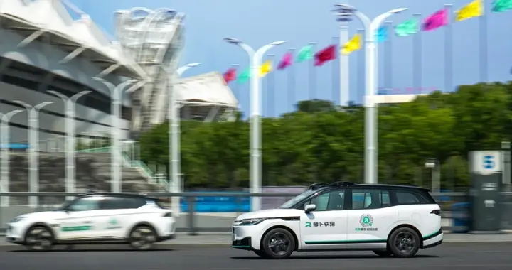 武汉萝卜快跑临时停滞背后：解析自动驾驶的“最小风险策略”