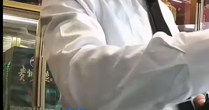 酒店员工鞠躬道歉引众怒：安全提醒变“过错”，三方责任该厘清！