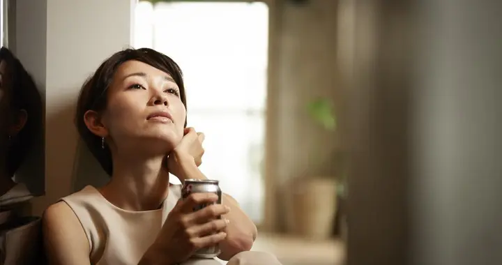 女性“慕强”到底是本能还是社会选择？从流浪狗行为谈起