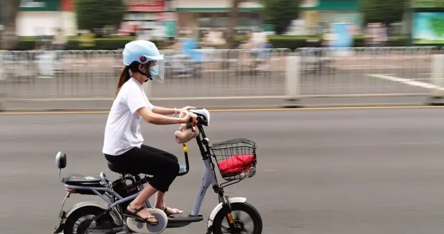 新国标电动车吐槽刷屏？实用功能缺失才是真痛点！