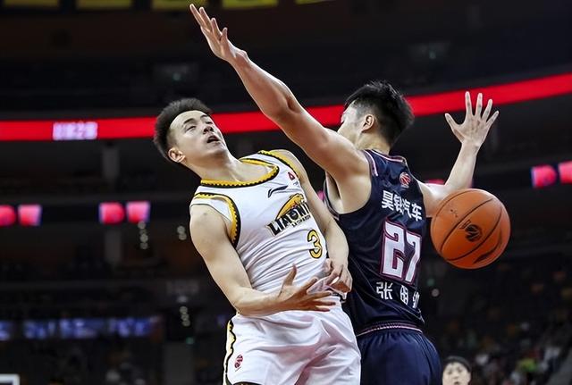 11分大胜辽宁苦主！广厦反超辽篮冲上第一：5连胜傲视全联盟