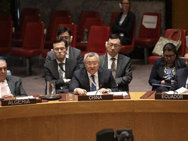 中美在联合国交锋，中方仅批评美国一句，美代表情绪失控到飙中文