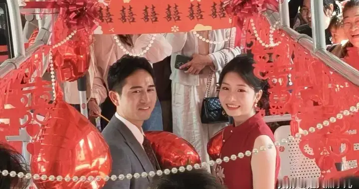 幸福专列年年上演！在荆州，公交车接亲何以成风景？