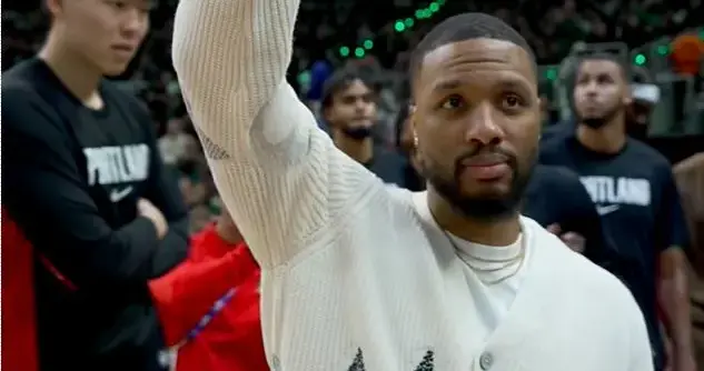 杨瀚森坐场边，雄鹿缺人成机会，中国内线或破冰