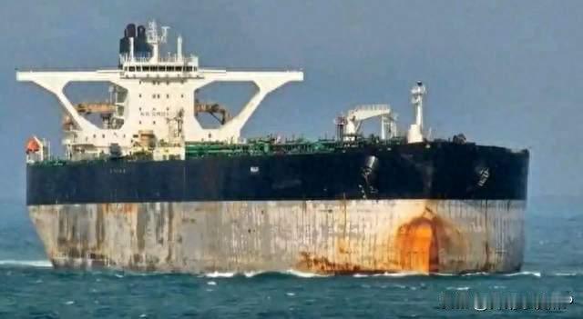 特朗普扣押中国军训设备！霸权闹剧终反噬，搬石砸脚失人心