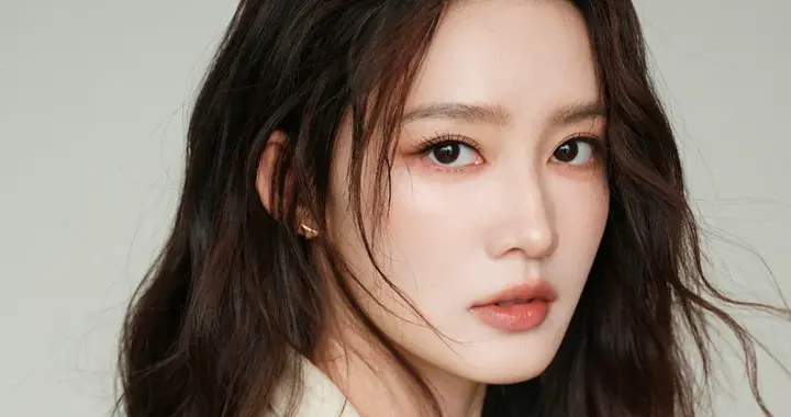 美女壁纸-第6465期-李沁