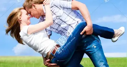 人到晚年才懂：儿女再孝顺，终究不如枕边一人