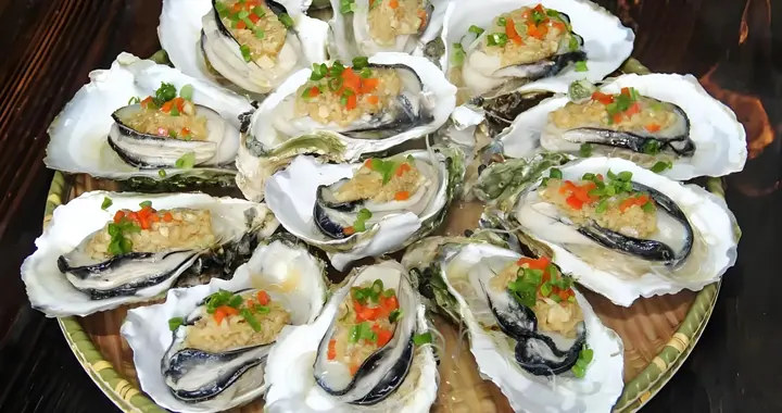 清蒸生蚝在家做不难，掌握这几个关键步骤，鲜嫩多汁秒变餐桌硬菜