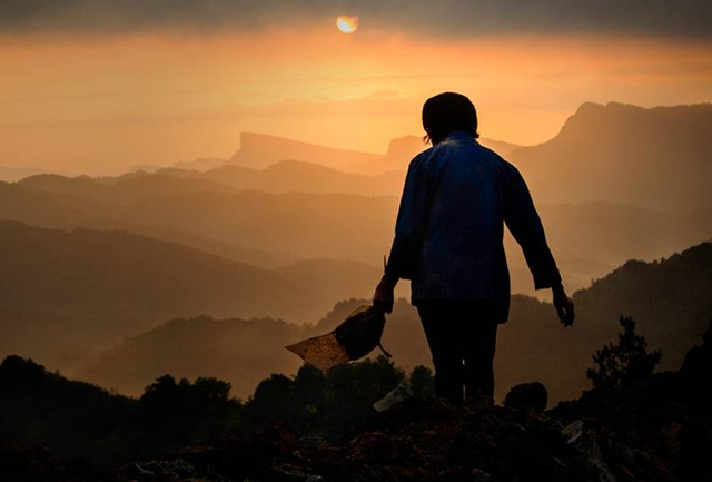 母亲给舅舅七千被父赶，失踪 25 年